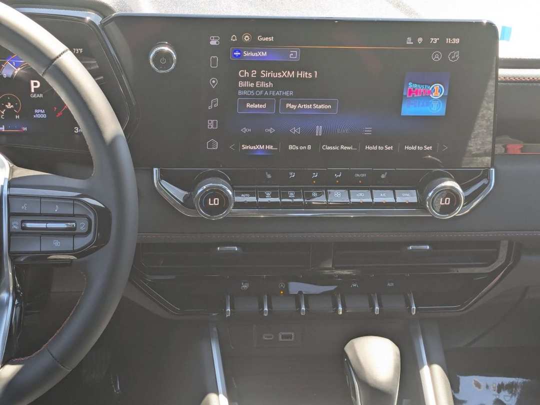 2025 Chevrolet Colorado Z71 - Image 13