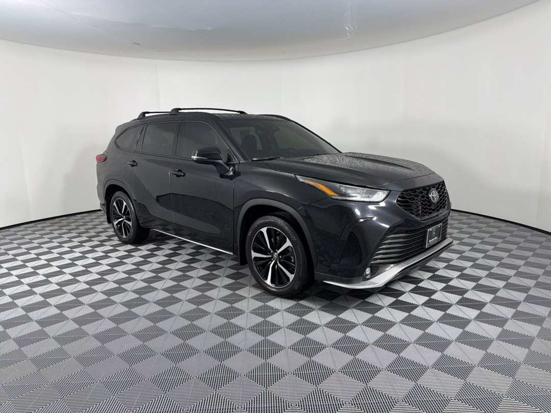 2021 Toyota Highlander XSE - Image 2