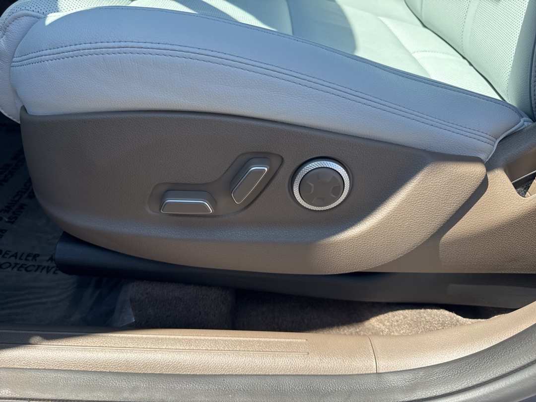 2026 Genesis Electrified Gv70 - Image 20