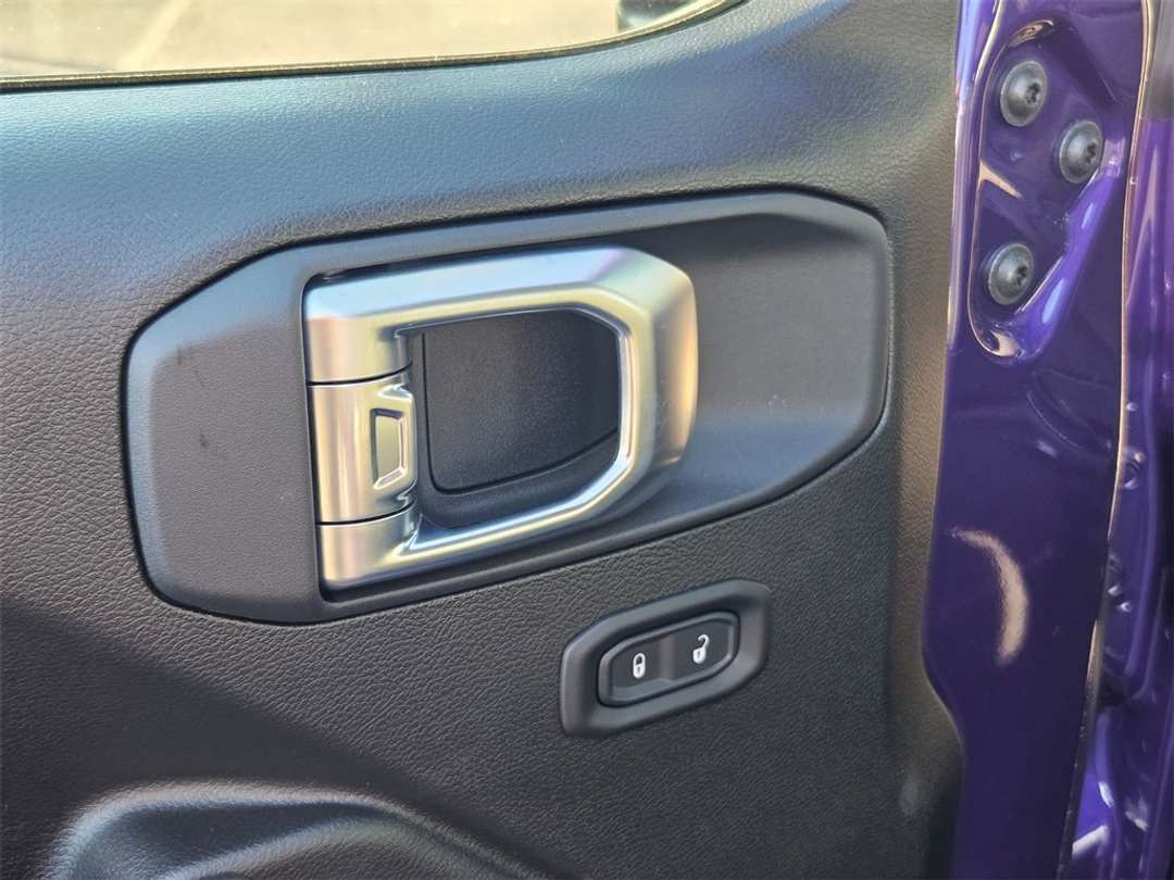 2026 Jeep Gladiator Sport - Image 11