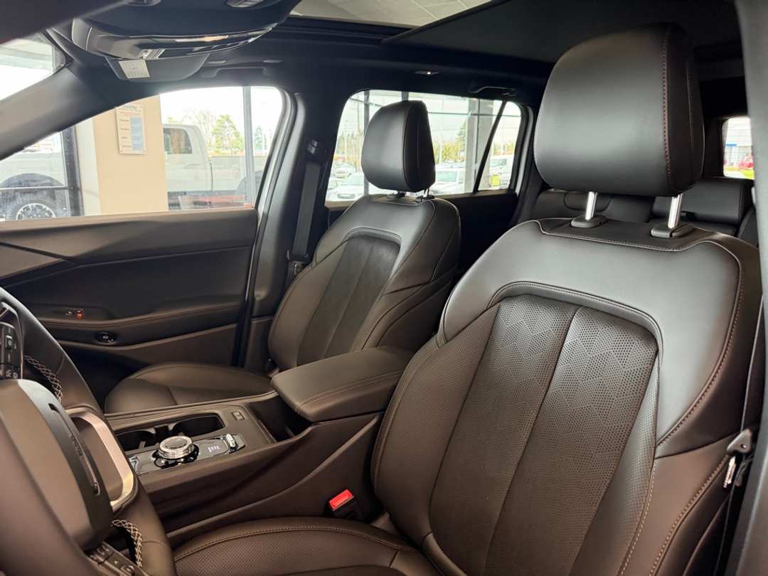 2026 Jeep Cherokee Overland - Image 19