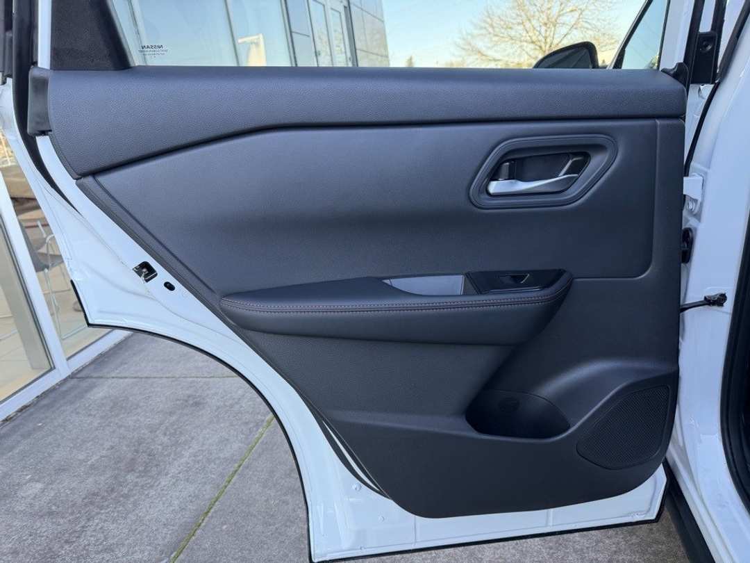 2026 Nissan Rogue Rock Creek - Image 28