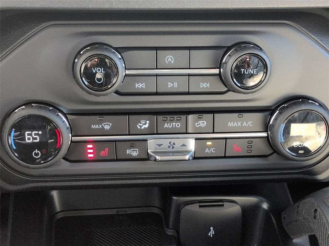 2025 Ford Bronco Big Bend - Image 22