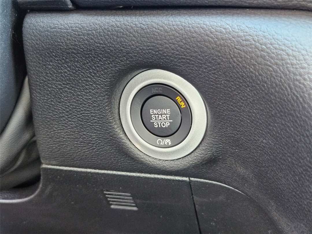 2026 Chrysler Pacifica Select - Image 17