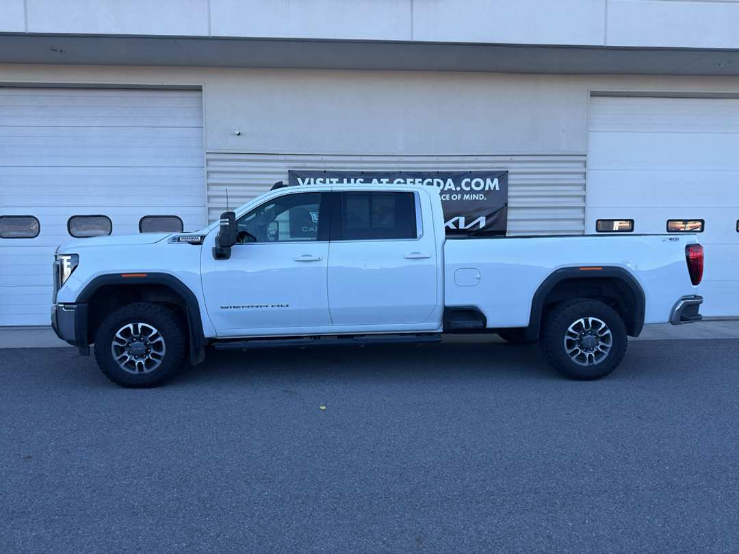 2024 GMC Sierra SLE - Image 2