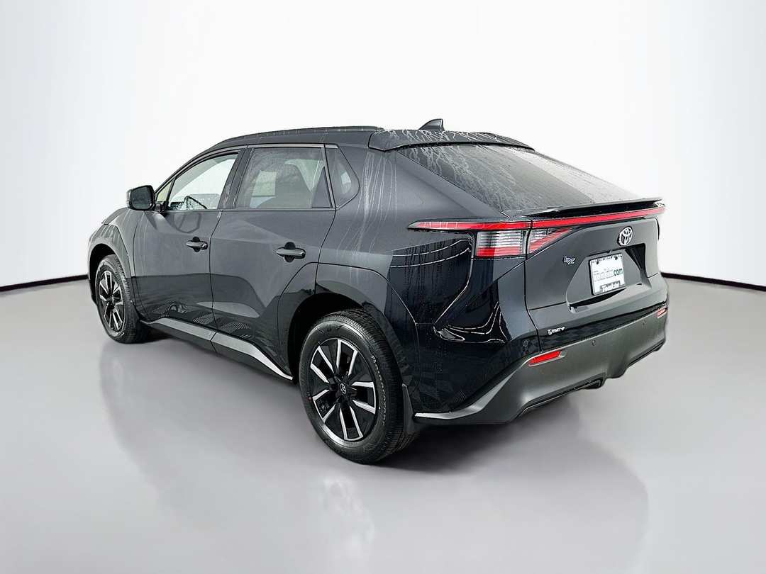 2026 Toyota Bz XLE Plus - Image 5