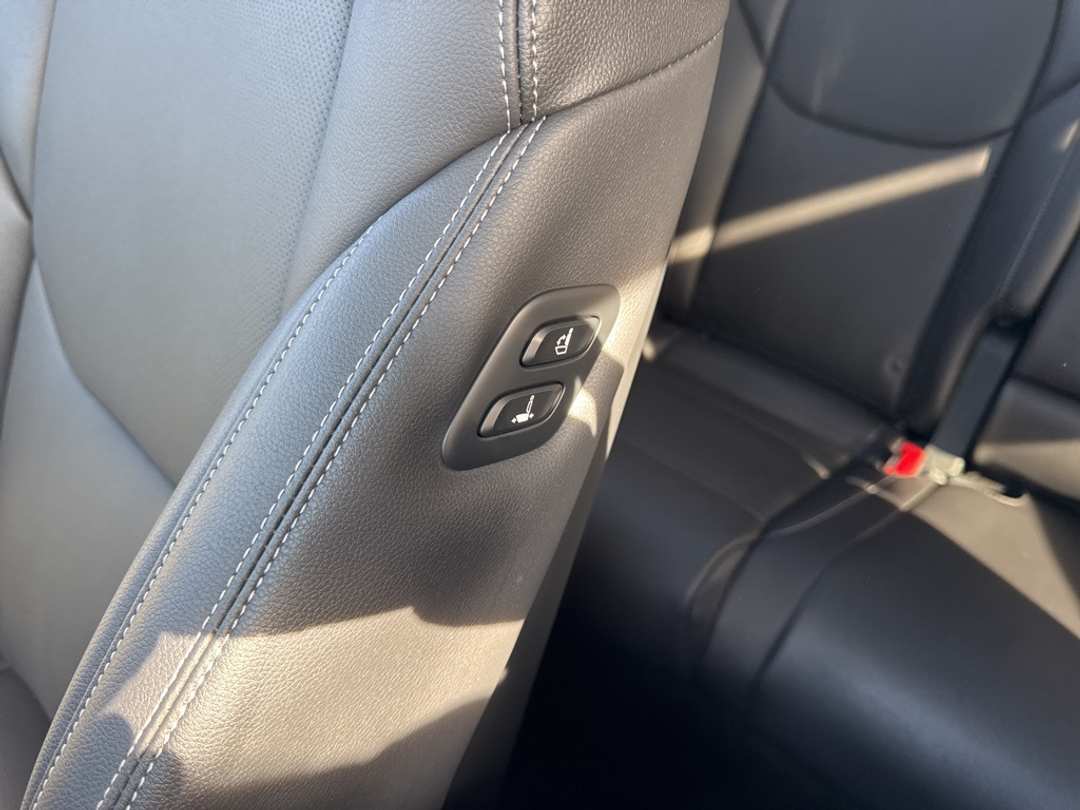 2026 Genesis Gv70 2.5T Select - Image 38