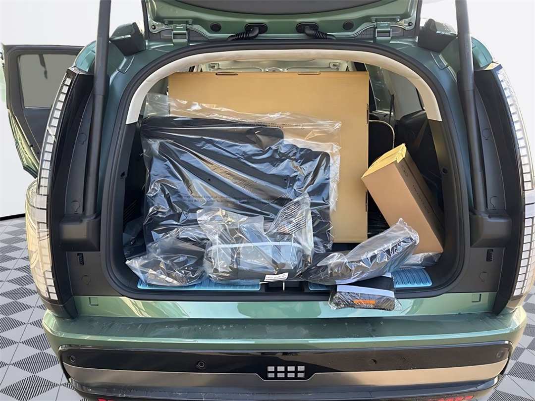 2026 Hyundai Ioniq 9 Performance Calligraphy - Image 18