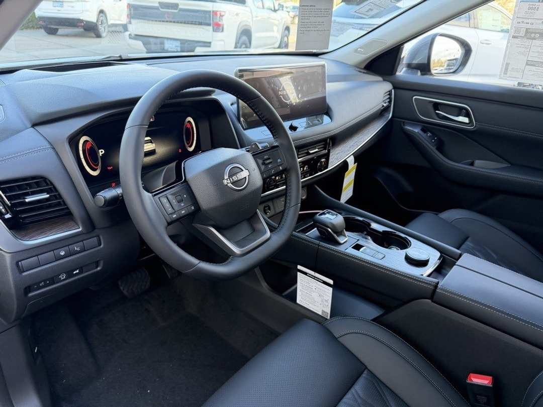 2026 Nissan Rogue Platinum - Image 16