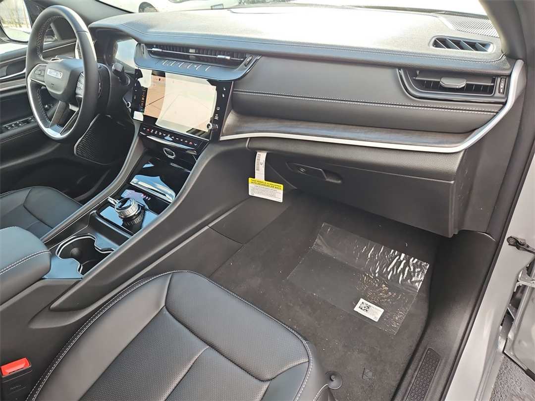 2026 Jeep Grand Cherokee Limited - Image 29