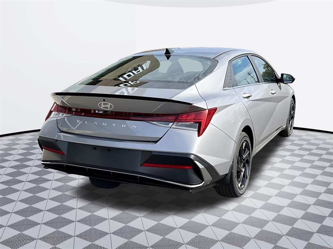 2026 Hyundai Venue SEL - Image 6