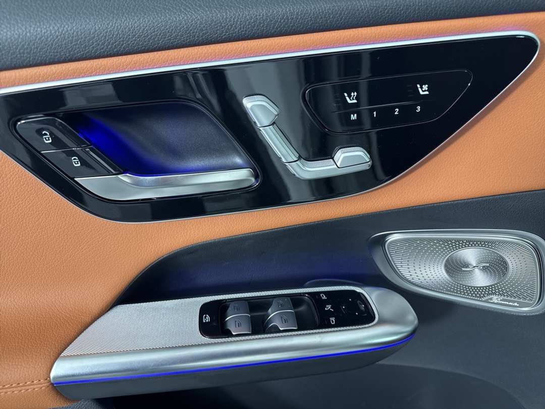 2026 Mercedes-Benz GLC GLC 300 - Image 29