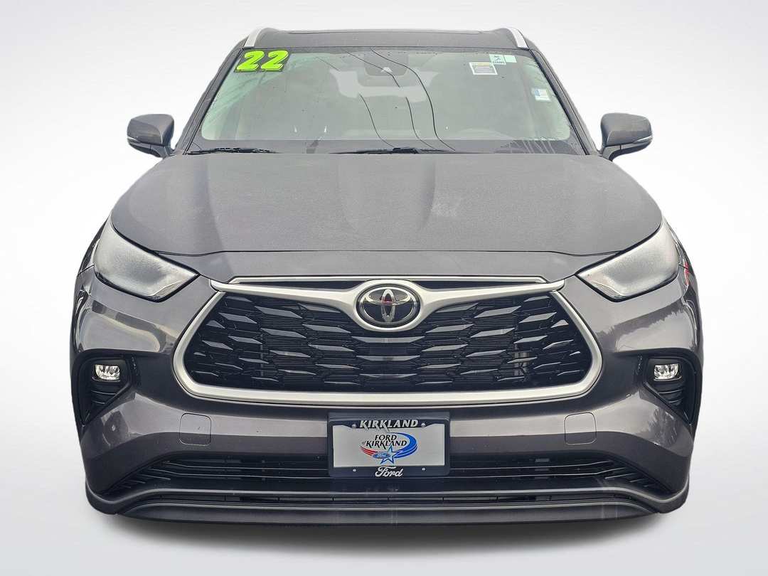 2022 Toyota Highlander XLE - Image 2