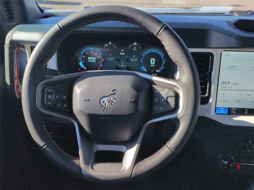 2025 Ford Bronco Heritage Edition - Image 13