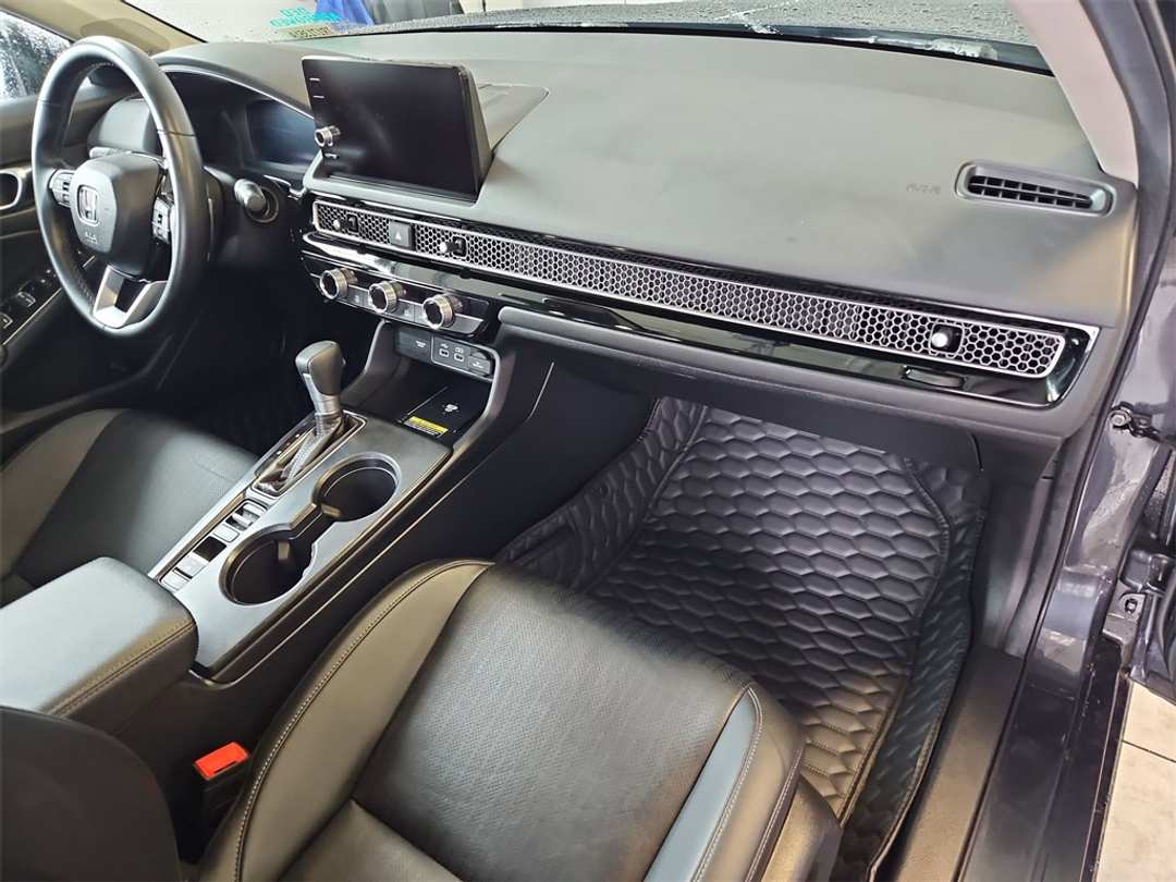 2024 Honda Civic Touring - Image 29