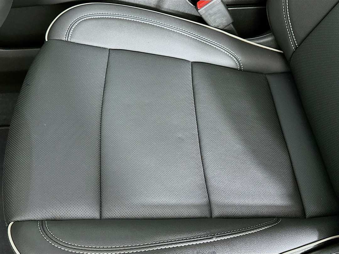 2025 Chevrolet Suburban Premier - Image 20