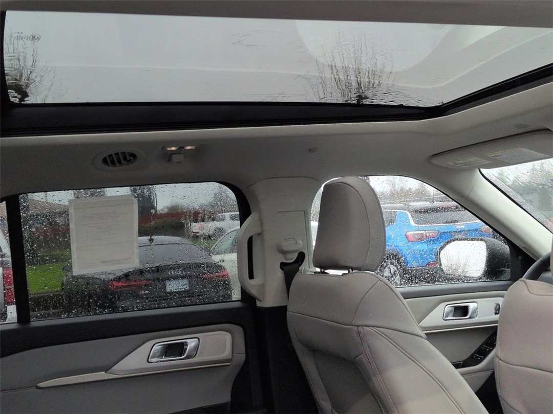 2026 Ford Explorer Active - Image 30