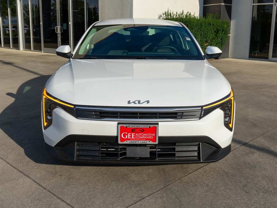 2025 Kia K4 LX - Image 2