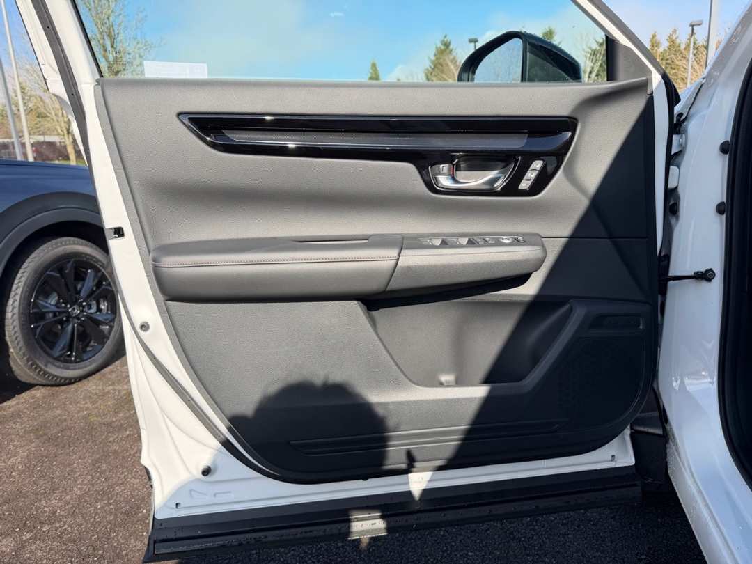 2026 Honda CR-V Sport Touring - Image 13