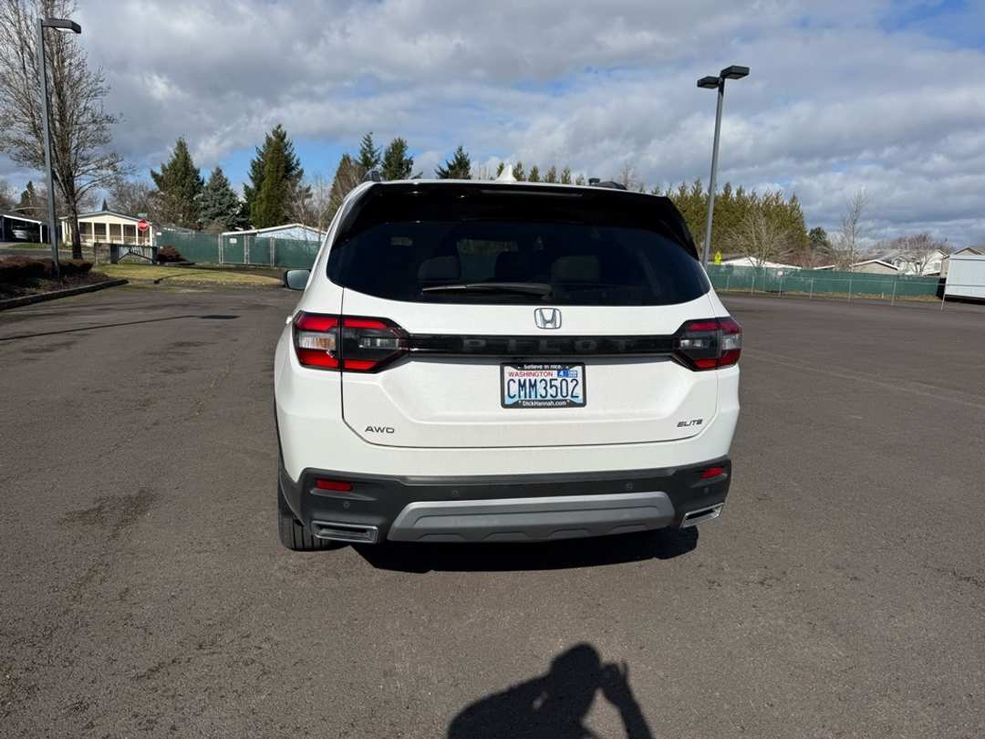 2025 Honda Pilot Elite - Image 6