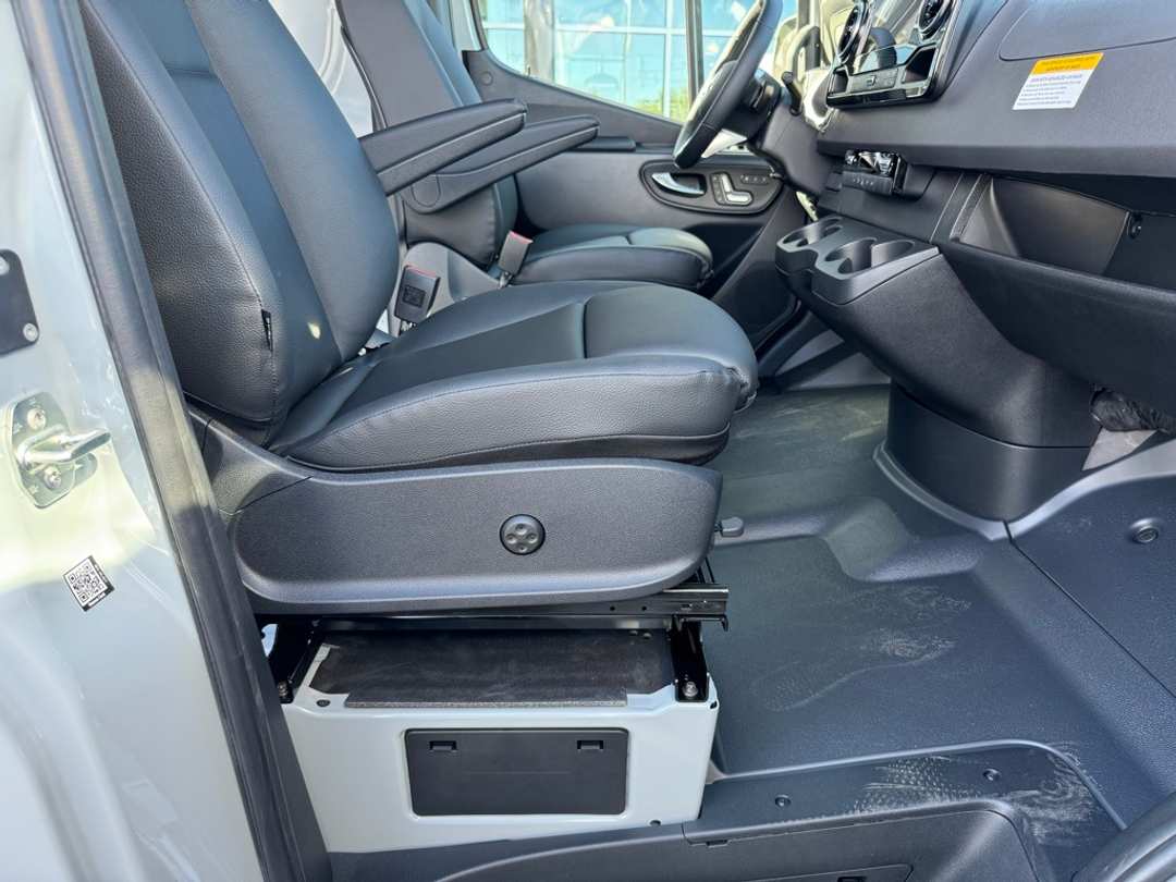 2025 Mercedes-Benz Sprinter 2500 Cargo 144 WB - Image 16