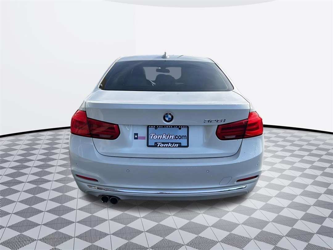 2016 BMW 3 Series 328i - Image 4