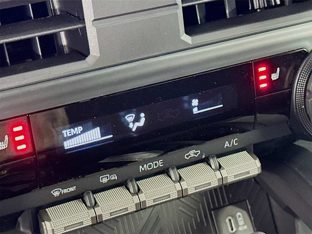 2025 Toyota Tacoma SR5 - Image 19