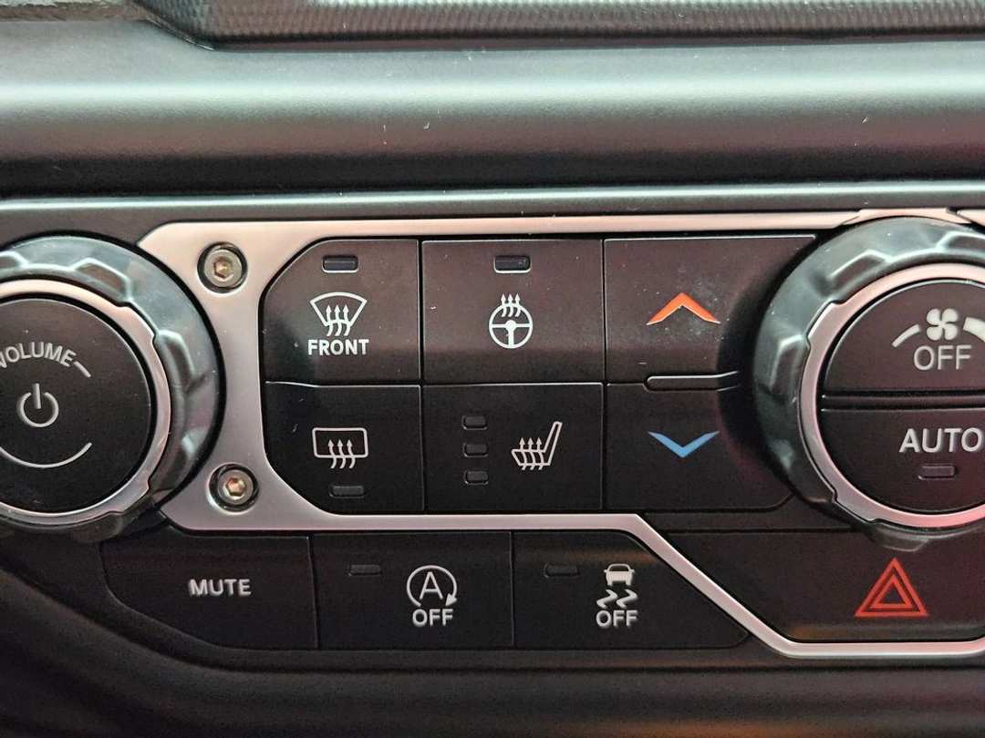 2023 Jeep Wrangler Rubicon - Image 27