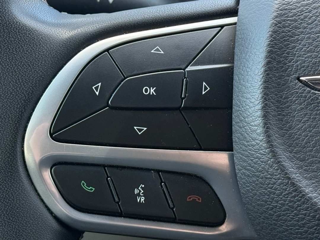 2023 Chrysler Pacifica Touring L - Image 35