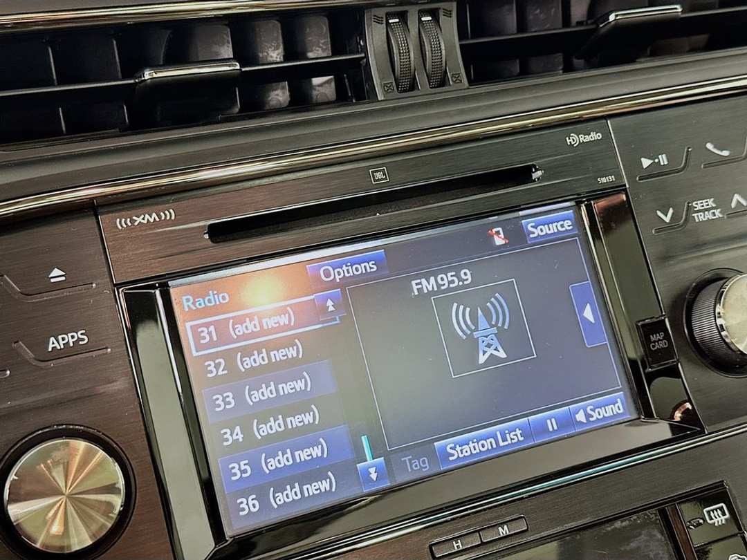 2018 Toyota Avalon XLE Premium - Image 16