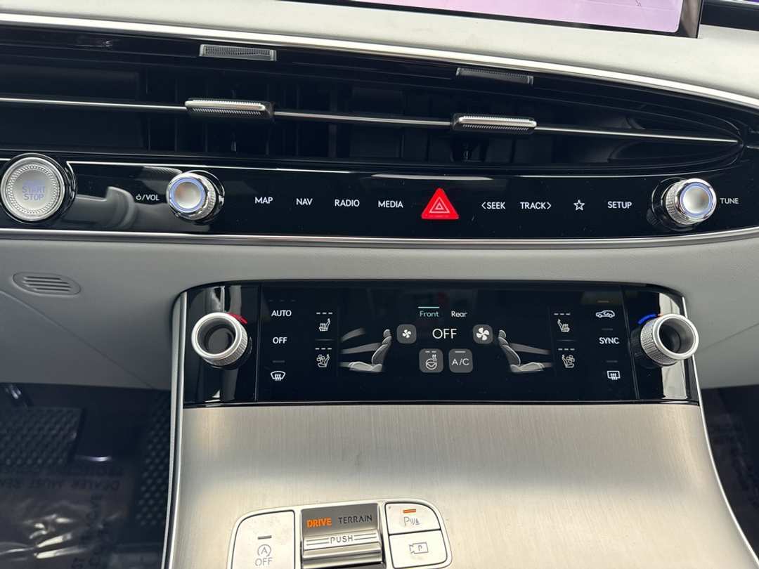 2026 Genesis Gv70 2.5T Advanced - Image 26