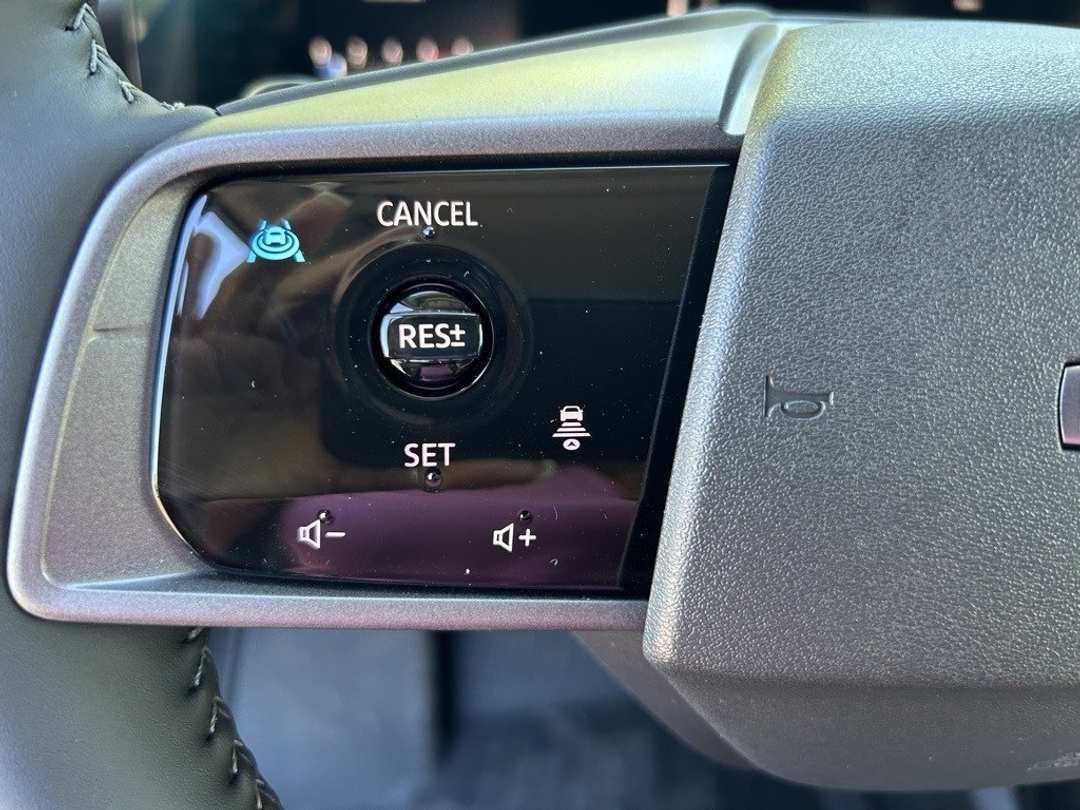 2025 Nissan Murano SV - Image 13