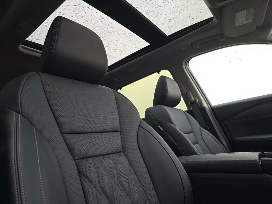 2026 Nissan Rogue Platinum - Image 16