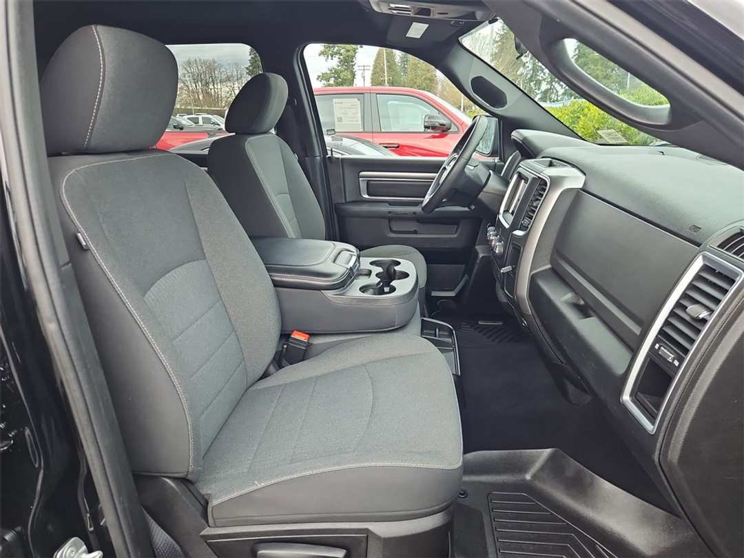 2021 Ram 1500 Classic Warlock - Image 28