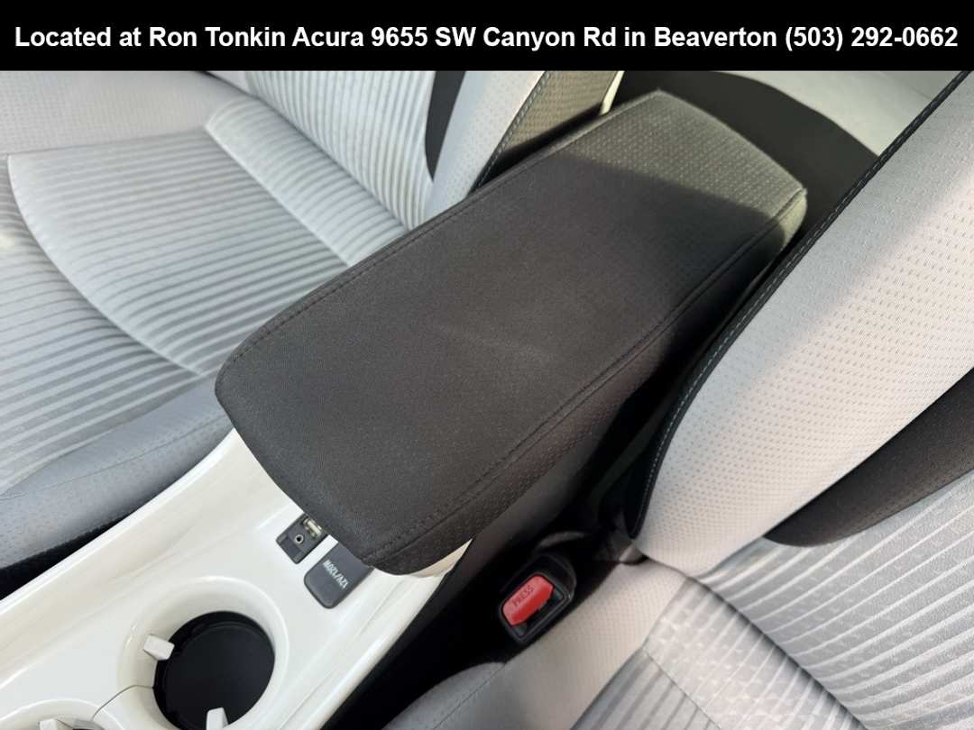 2017 Toyota Prius Three - Image 26