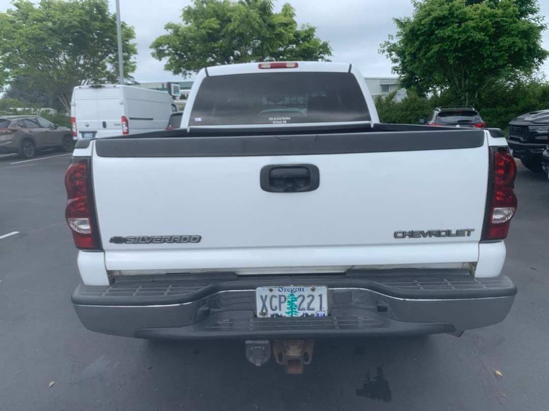 2005 Chevrolet Silverado 2500Hd LS - Image 3