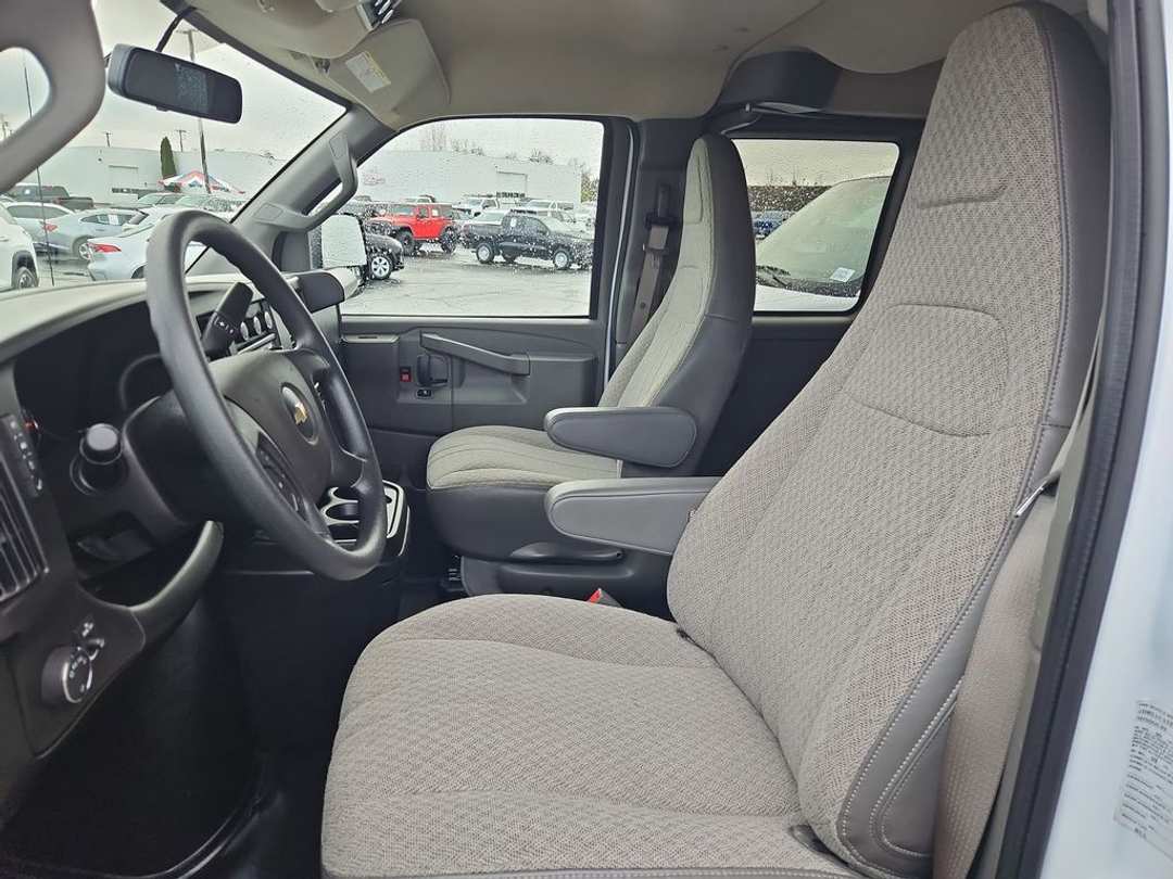 2023 Chevrolet Express 3500 LS - Image 20