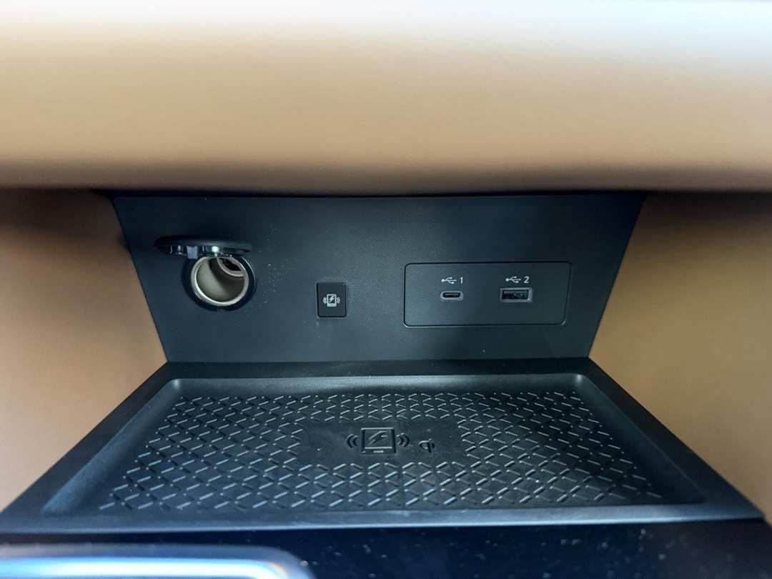 2025 Nissan Pathfinder Platinum - Image 24