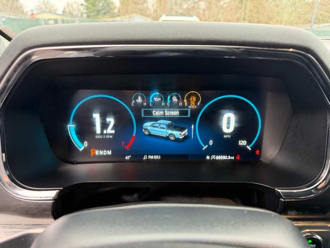 2022 Ford F-150 Lariat - Image 22