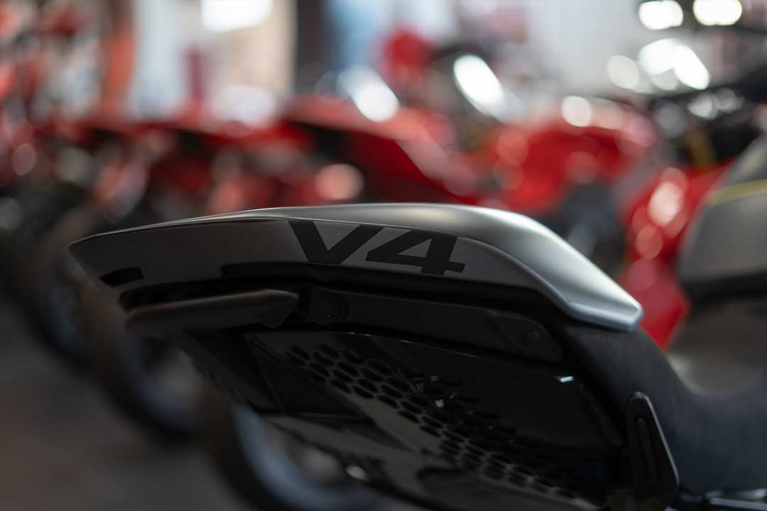 2026 Ducati Diavel V4 - Image 7