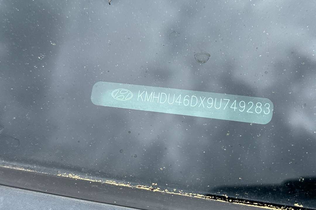 2009 Hyundai Elantra SE - Image 2