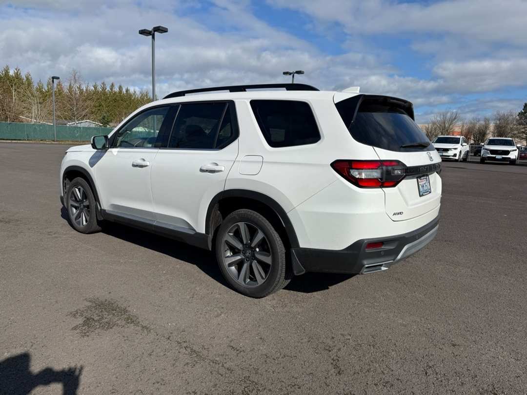 2025 Honda Pilot Elite - Image 5