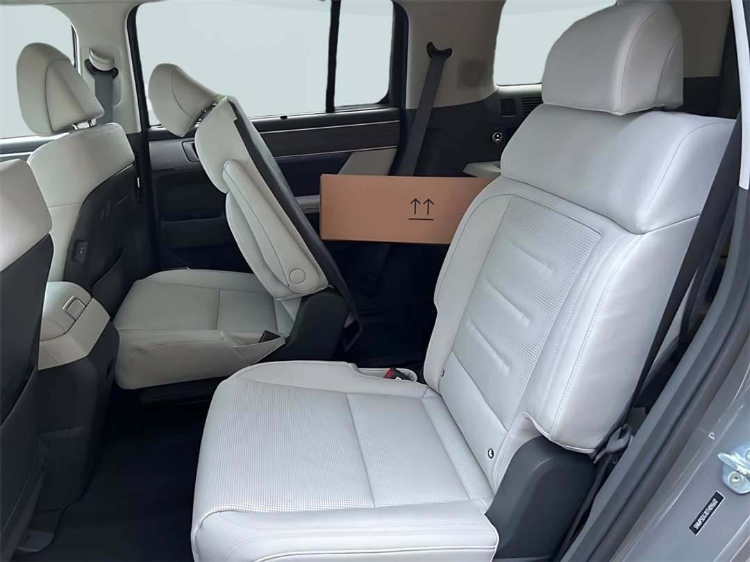 2026 Hyundai Santa Fe Calligraphy - Image 10