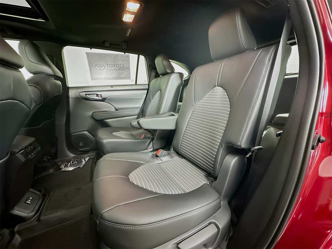 2026 Toyota Highlander XSE - Image 26