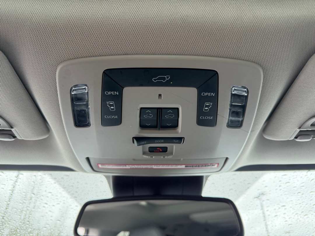2024 Toyota Sienna Limited - Image 29
