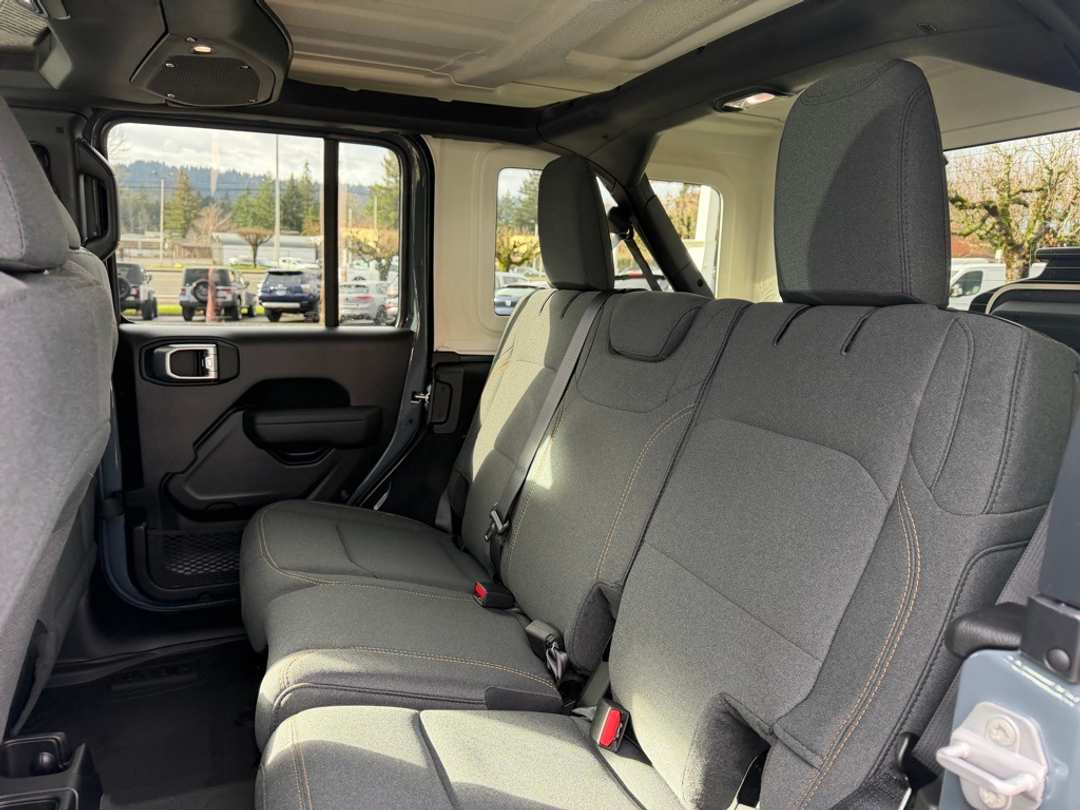 2026 Jeep Wrangler Willys - Image 29