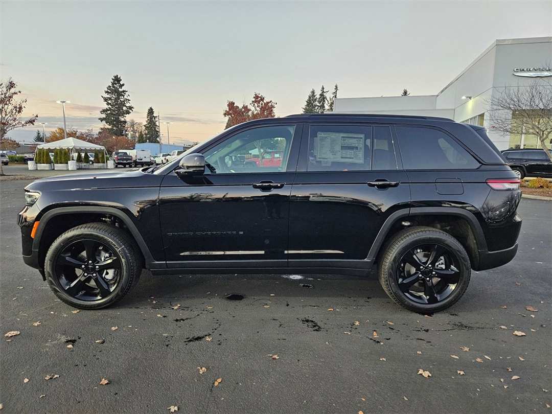 2025 Jeep Grand Cherokee Limited - Image 3