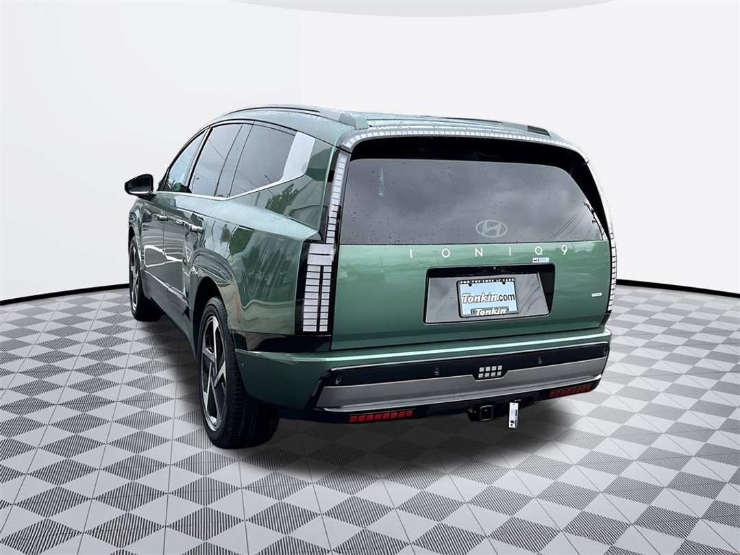 2026 Hyundai Ioniq 9 Performance Calligraphy - Image 4