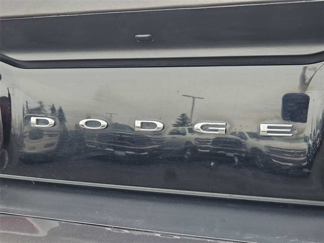 2022 Dodge Challenger SXT - Image 27