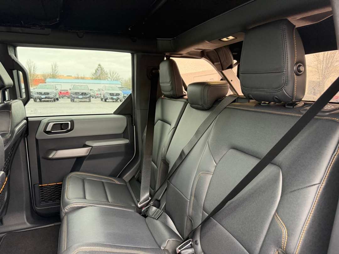 2022 Ford Bronco Badlands - Image 34